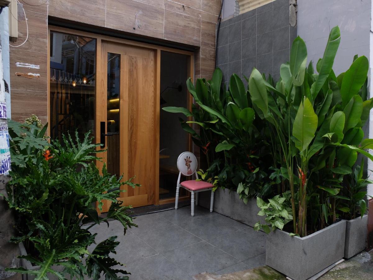Half Coffee N Dorm Hostel Ho Chi Minh City Exterior photo